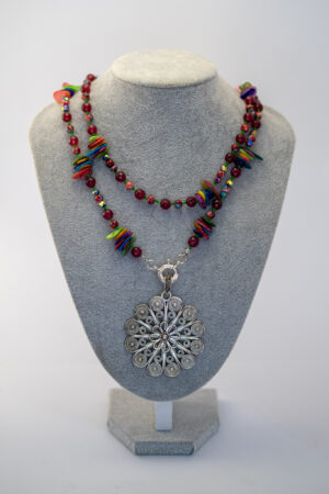 Collar mandala nácar