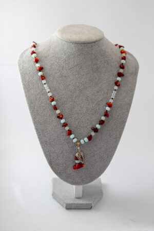 Collar Coral rojo alado