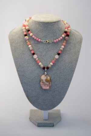 Collar rodonita redondeada