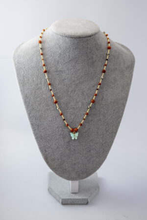 Collar Mostacilla mariposa clara