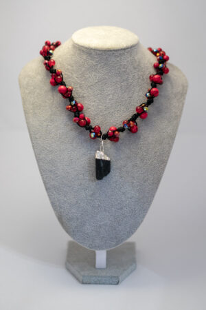 Collar rojo negro estilo mexicano