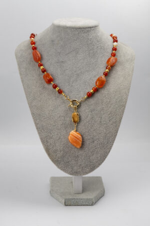 Collar cornalina vibrante