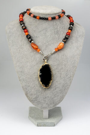 Collar ágata negra y naranjo