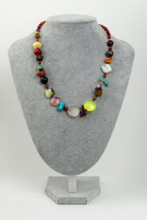 Collar mix de piedras y colores