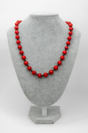 Collar Howlita roja