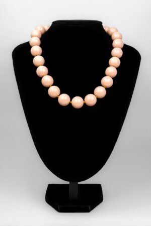 Collar acrílico té con leche