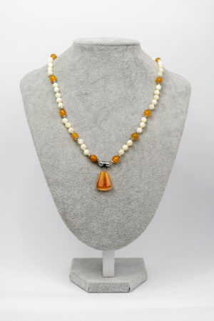 Collar nácar y ágata naranja