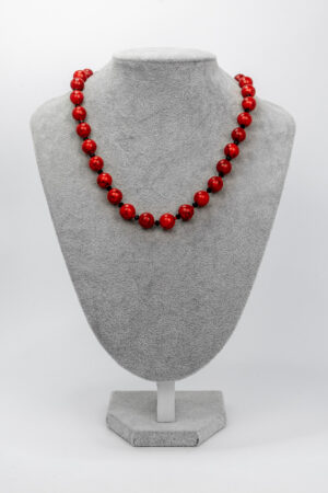 Collar howlita roja