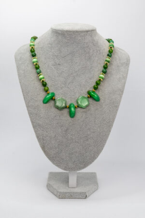 Collar mix piedras verde
