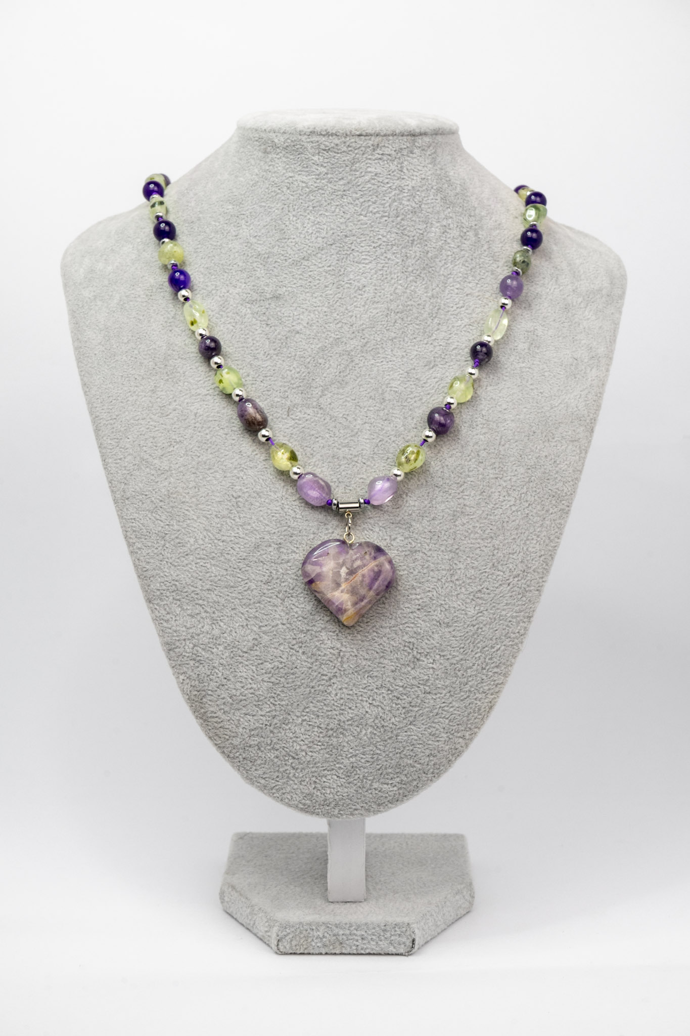 Collar amatista y prehinita